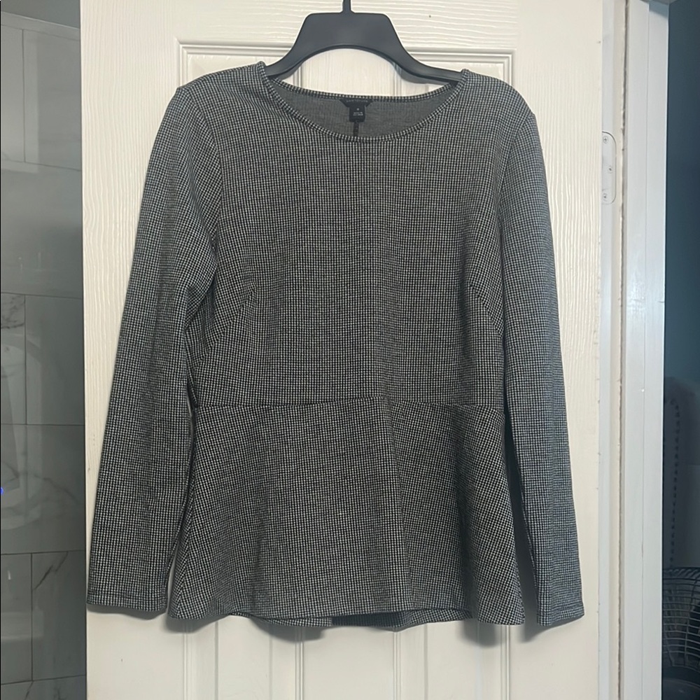 Ann Taylor black/white houndstooth Fitted Long Sleeve professional top